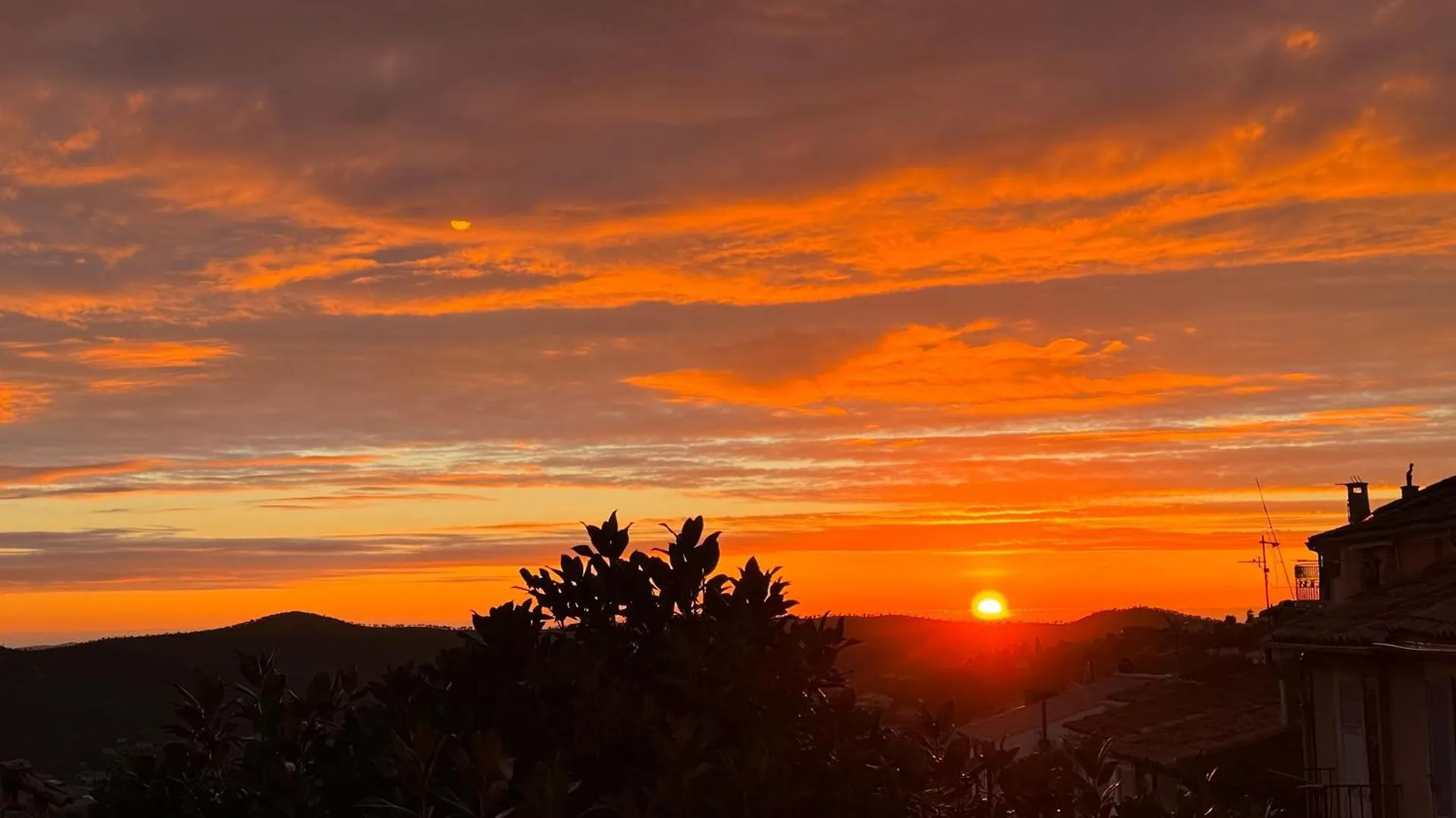 Studio Le Nid, Vue Mer, Village Et Collines Avec Terrasse Bormes-les-Mimosas França