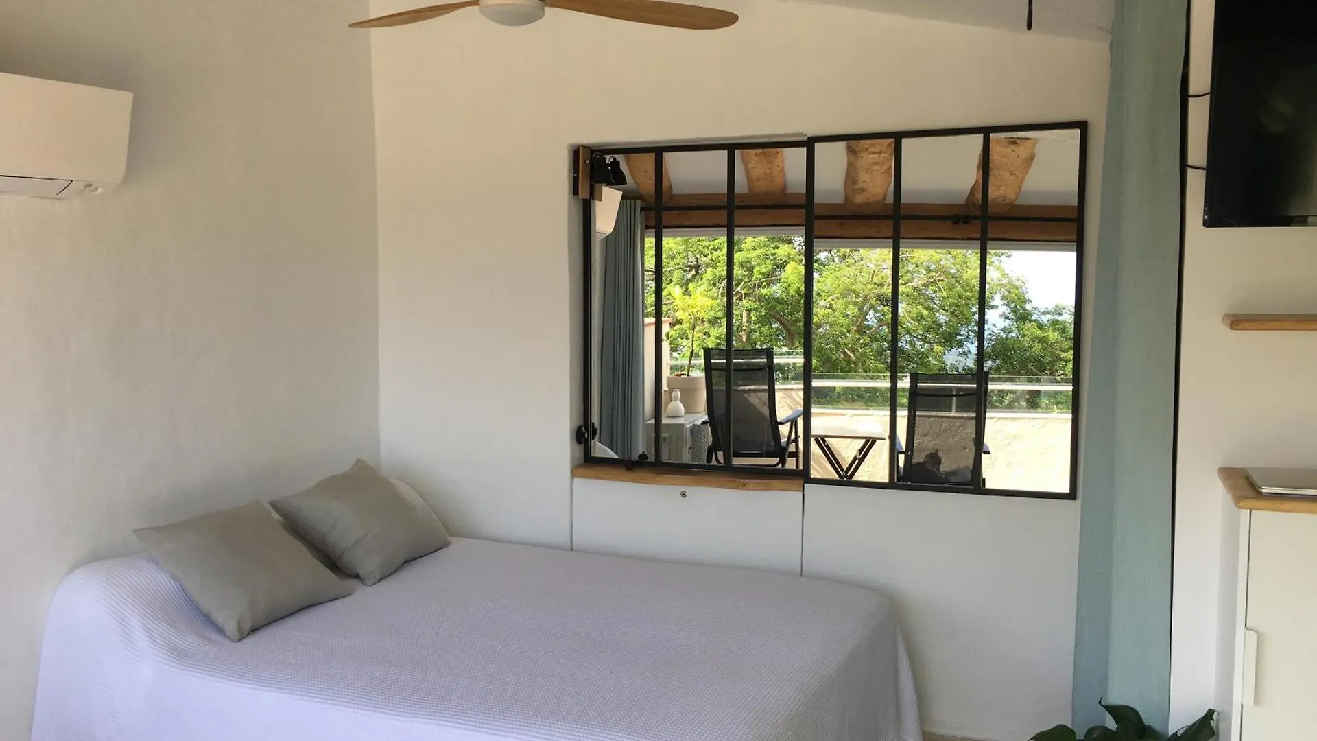 Apartment Studio Le Nid, Vue Mer, Village Et Collines Avec Terrasse Bormes-les-Mimosas