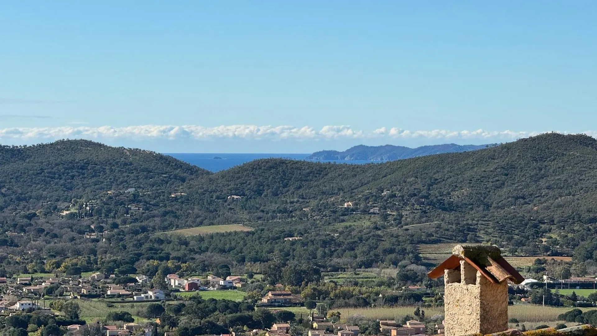 Studio Le Nid, Vue Mer, Village Et Collines Avec Terrasse Bormes-les-Mimosas 0*,  France